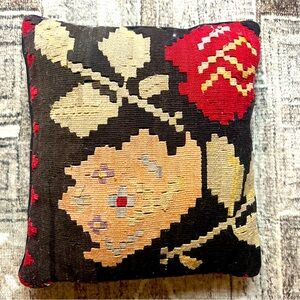 🌿 Vintage Turkish Kilim Pillow – Handwoven Boho Decor – One-of-a-Kind 🌿